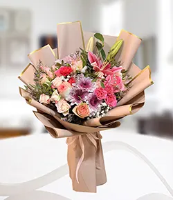 Mixed flowers bouque...